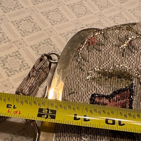 Vintage-Inspired Floral Clutch with Embellishments - Picture 15 of 15